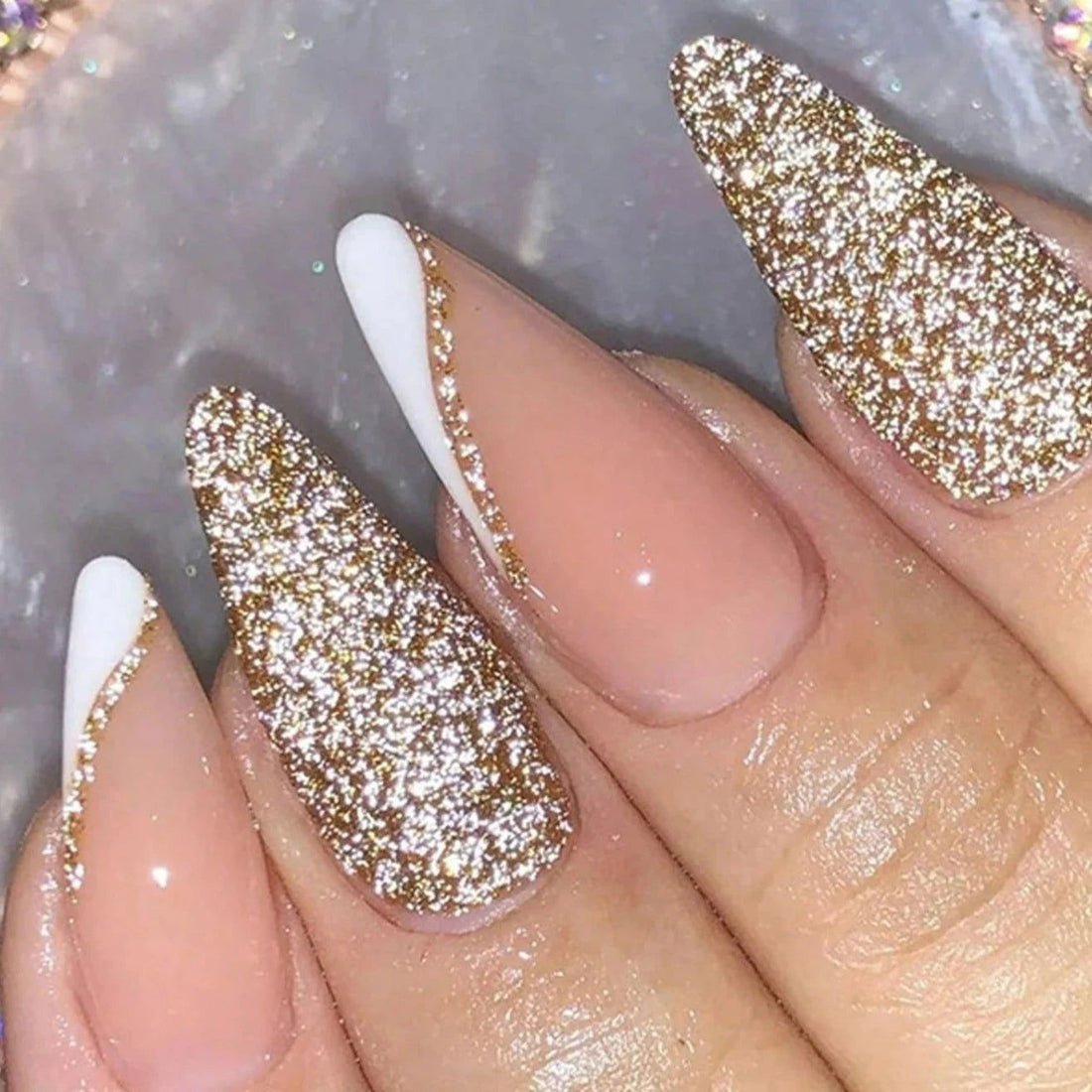 Almond Glittering Goldrush Nails - Press on Nails