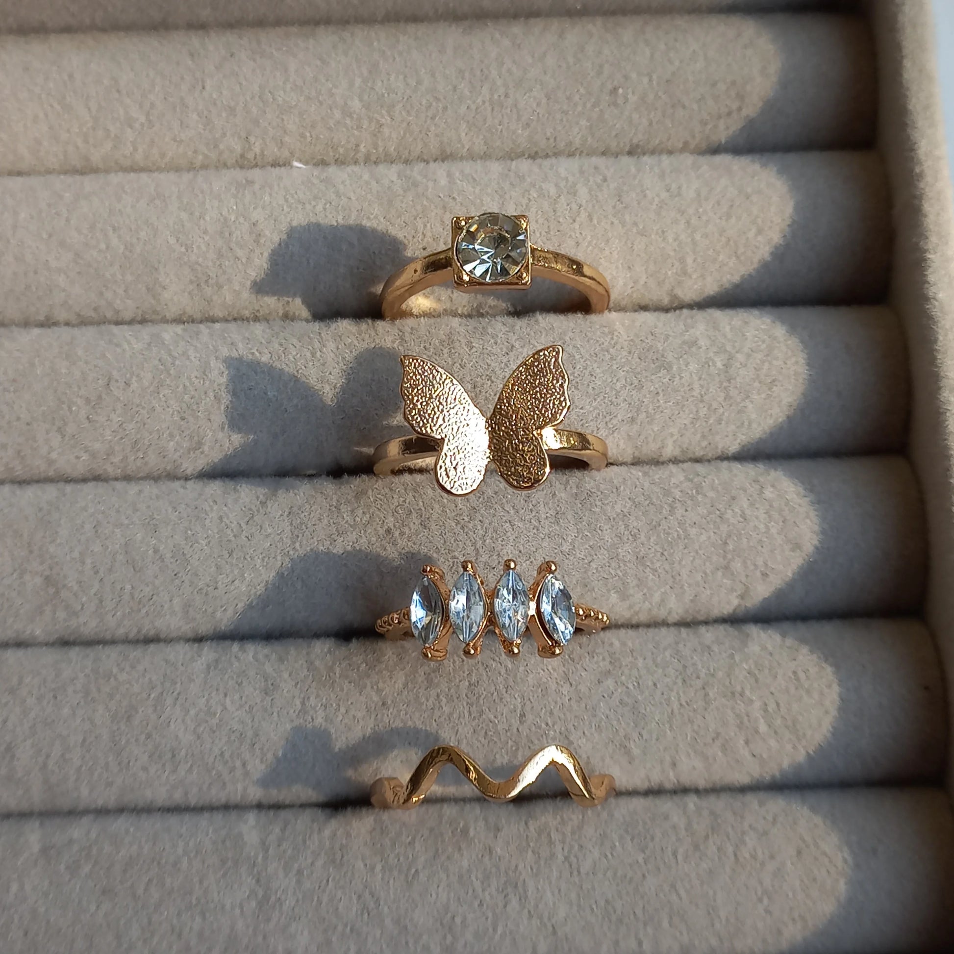 Cosmic Gold Ring Set | Size 6.5 - 