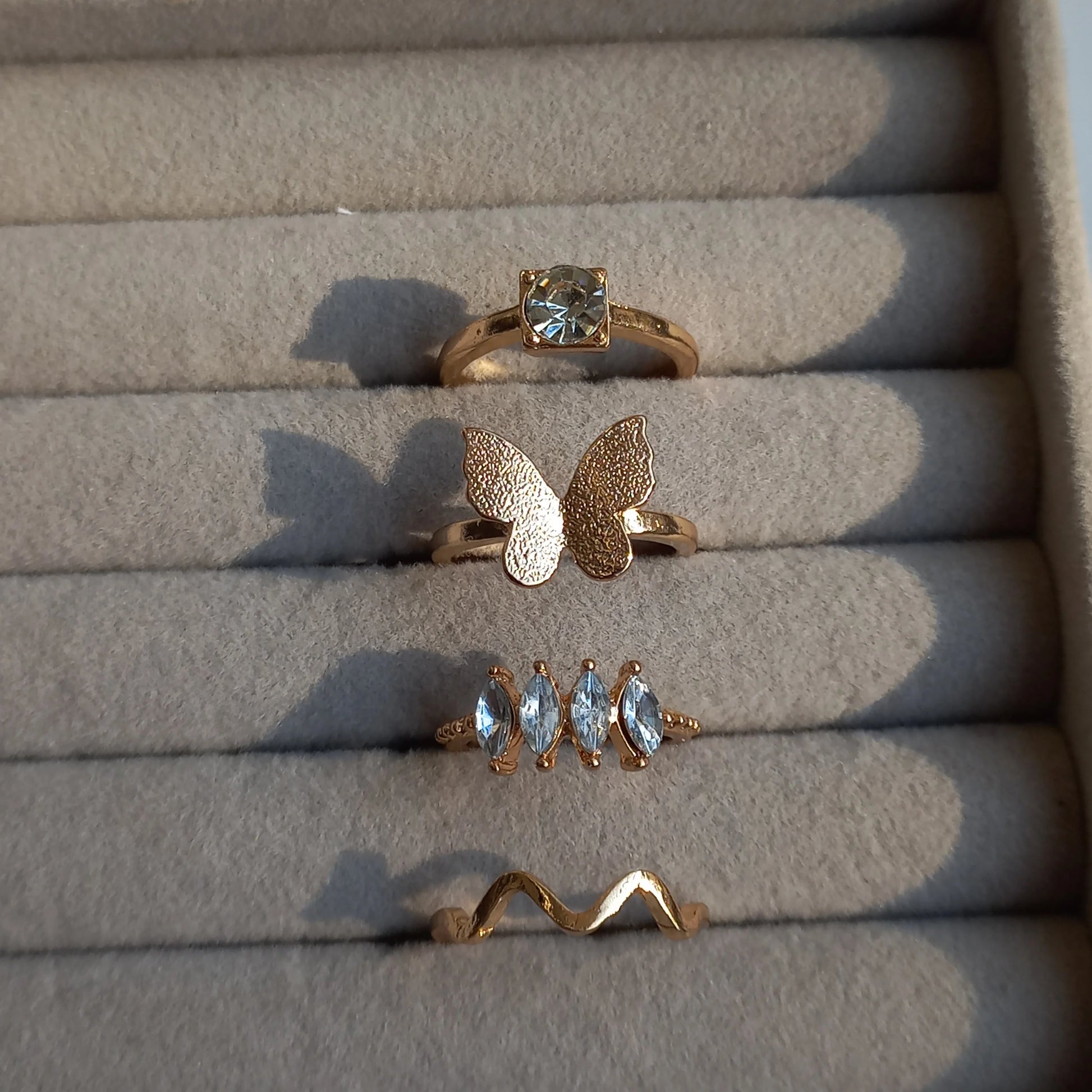 Cosmic Gold Ring Set | Size 6.5 - 