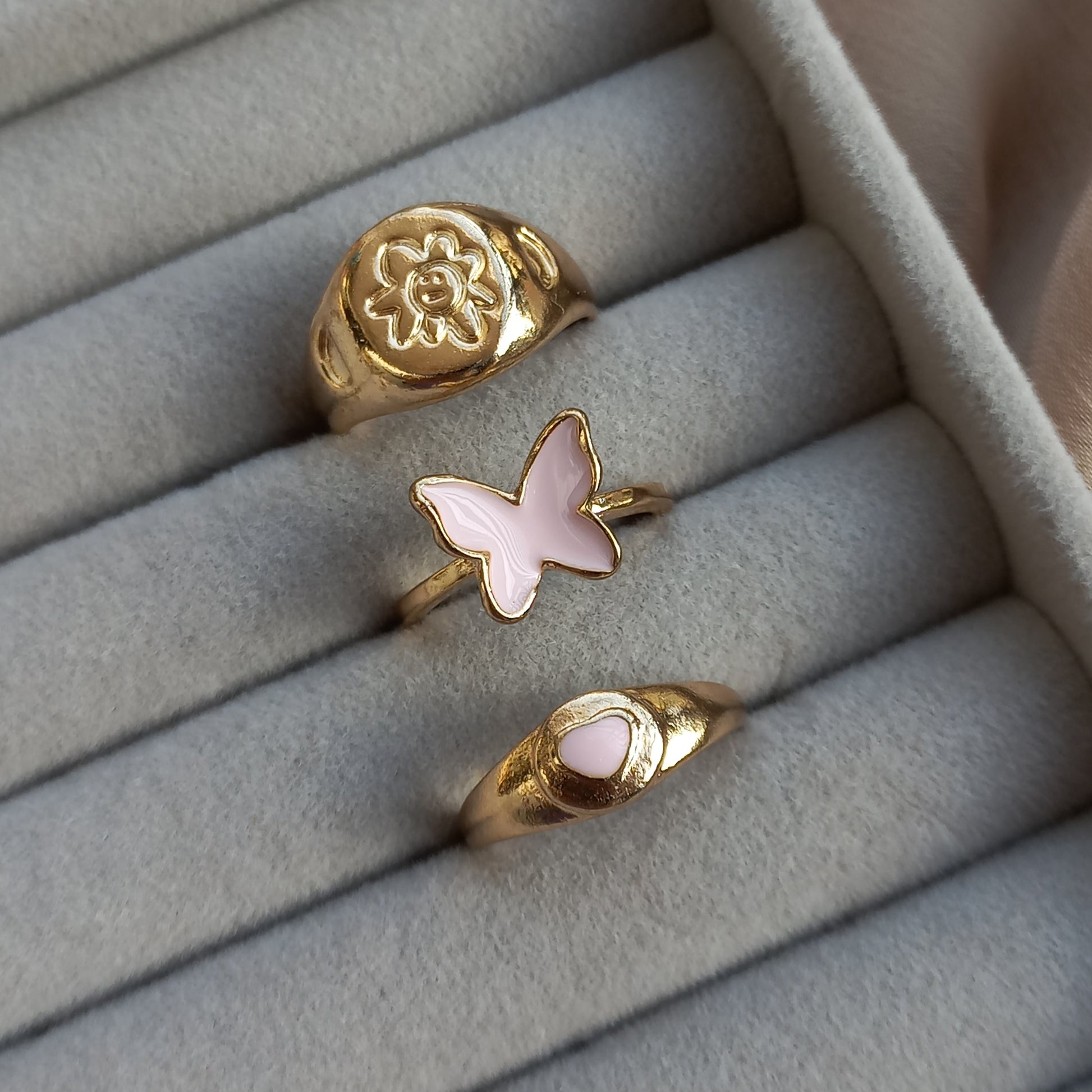 Rose Radiance Ring Set | Size 7 - 