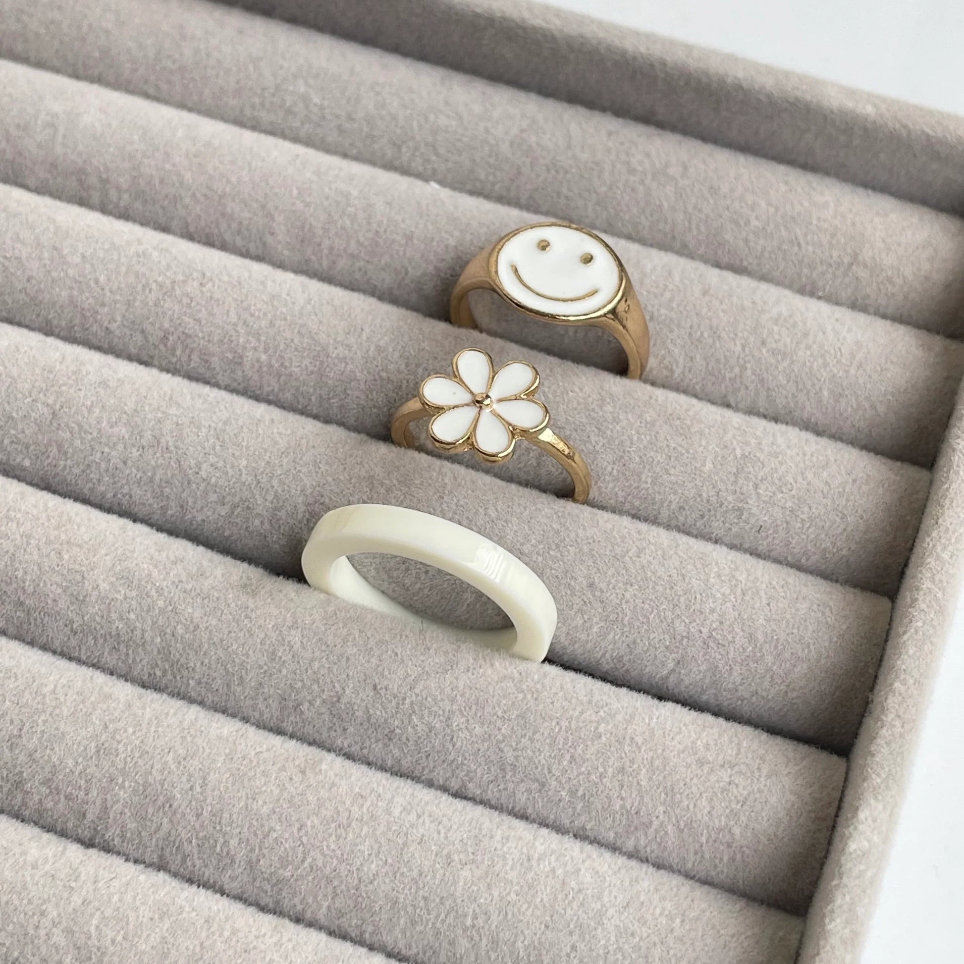Smiley Flora Ring Set | Size 6 - 