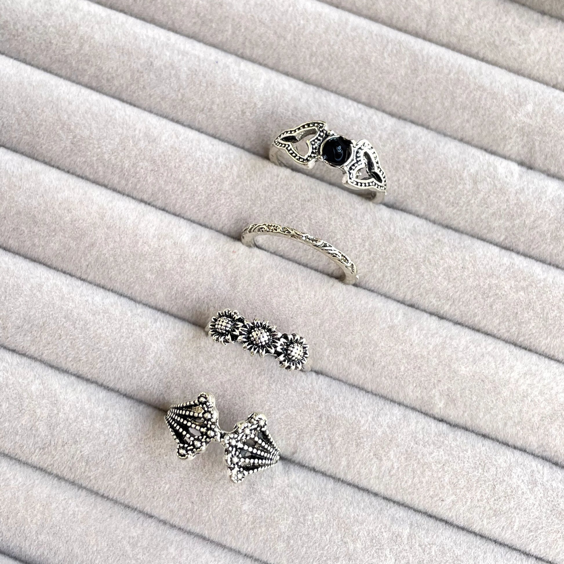 Neovia Ring Set | Size 6