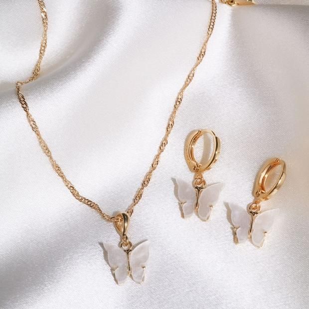 White Flutter Set - Pendant & Earrings - Charms & Pendants